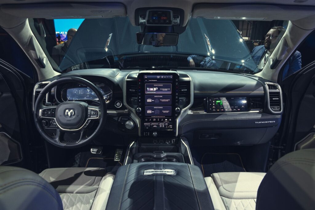 2025 ram 1500 rev nyias 115 642d